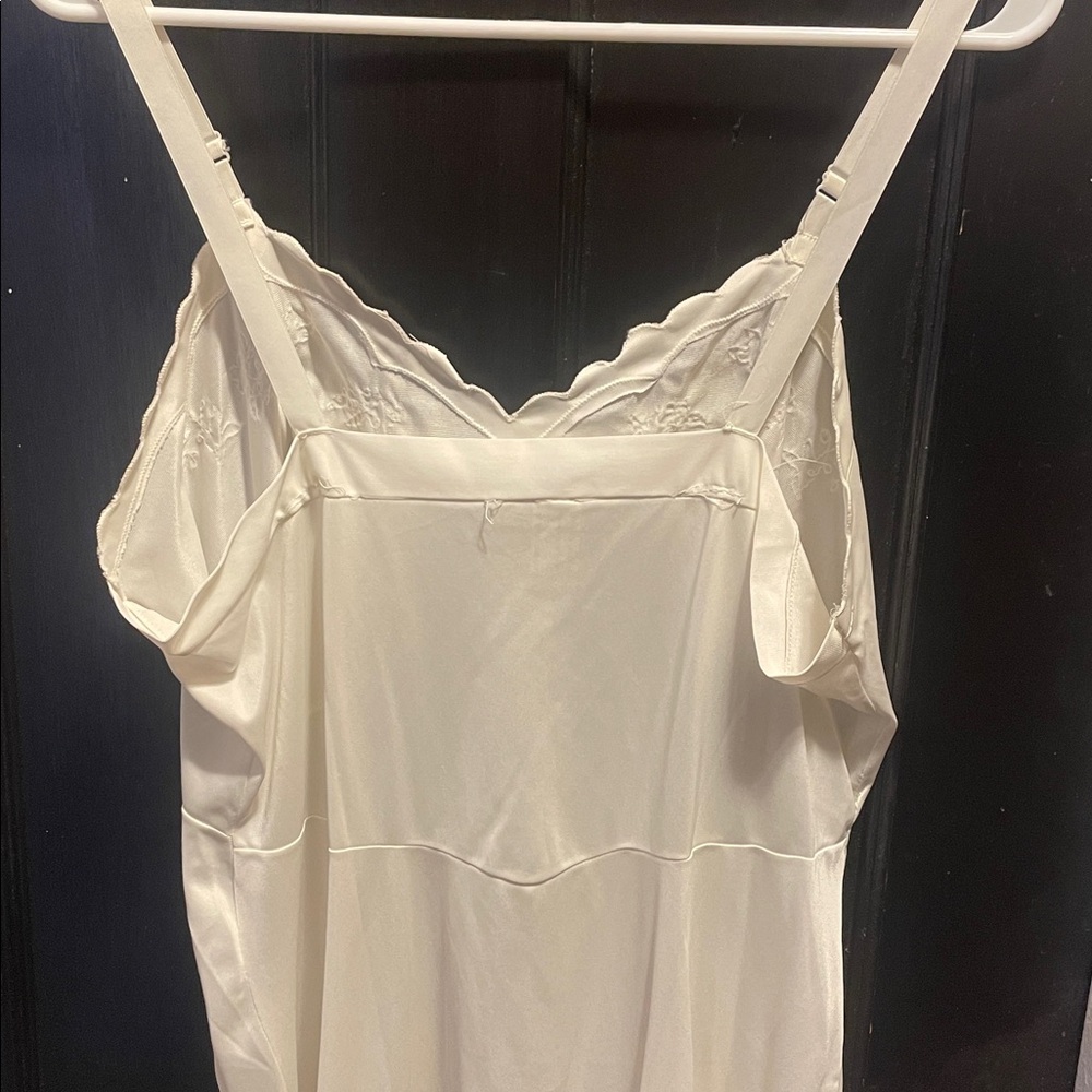 Embroidered Vintage Slip - Picture 4 of 9